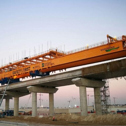 LAUNCHING GIRDER FOR SPAN BY SPAN